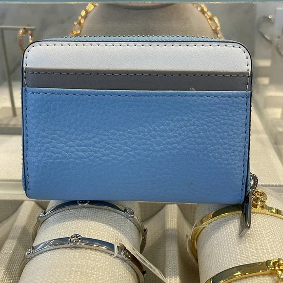 MICHAEL KORS Jet Set Travel Medium Color-Block Zip Around Wallet
LT SKY MLT
NWT - Picture 5 of 16